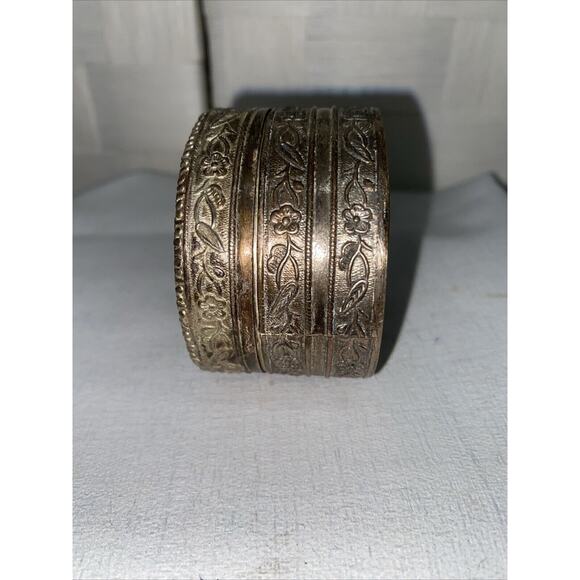 Vintage Japanese Silver Round Box with Painted Geisha on the Lid - Picture 9 of 10